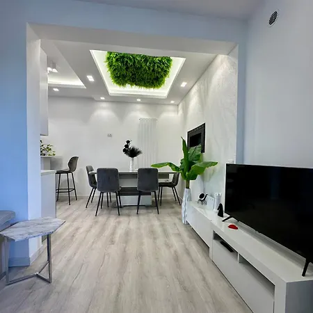 Seaside Haven - Private Retreat With Garden In *