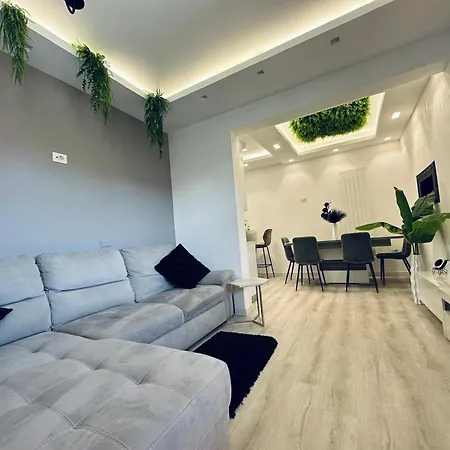 Vakantiehuis Seaside Haven - Private Retreat With Garden In *