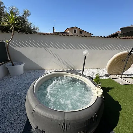 Vakantiehuis Seaside Haven - Private Retreat With Garden In