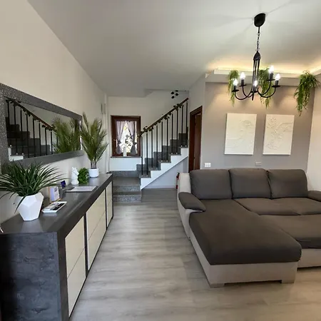 Casa vacanze Seaside Haven - Private Retreat With Garden In